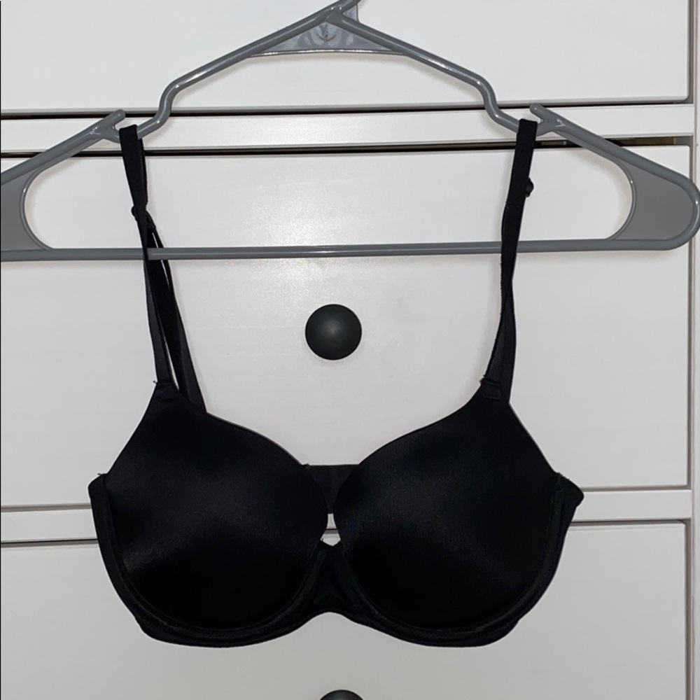 Victoria’s Secret PINK black bra size 32C